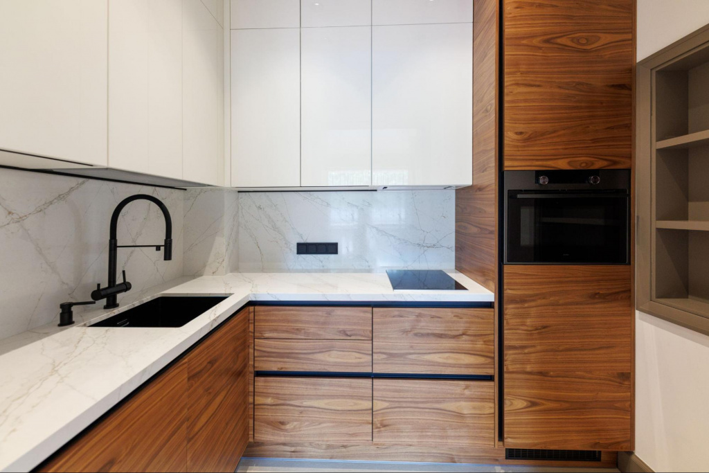 Кухня в шпоне и эмали