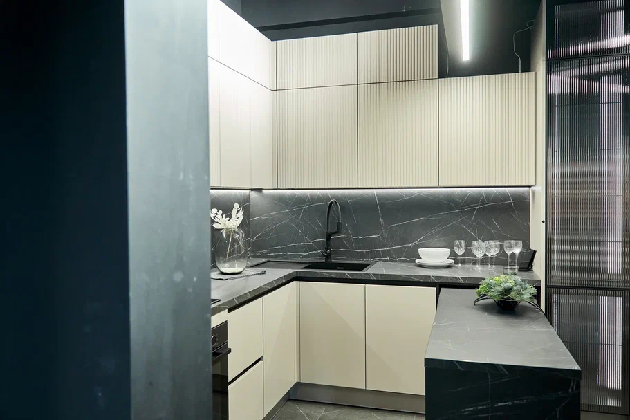 Кухня с фасадами в эмали Кухня Софт-Темпо