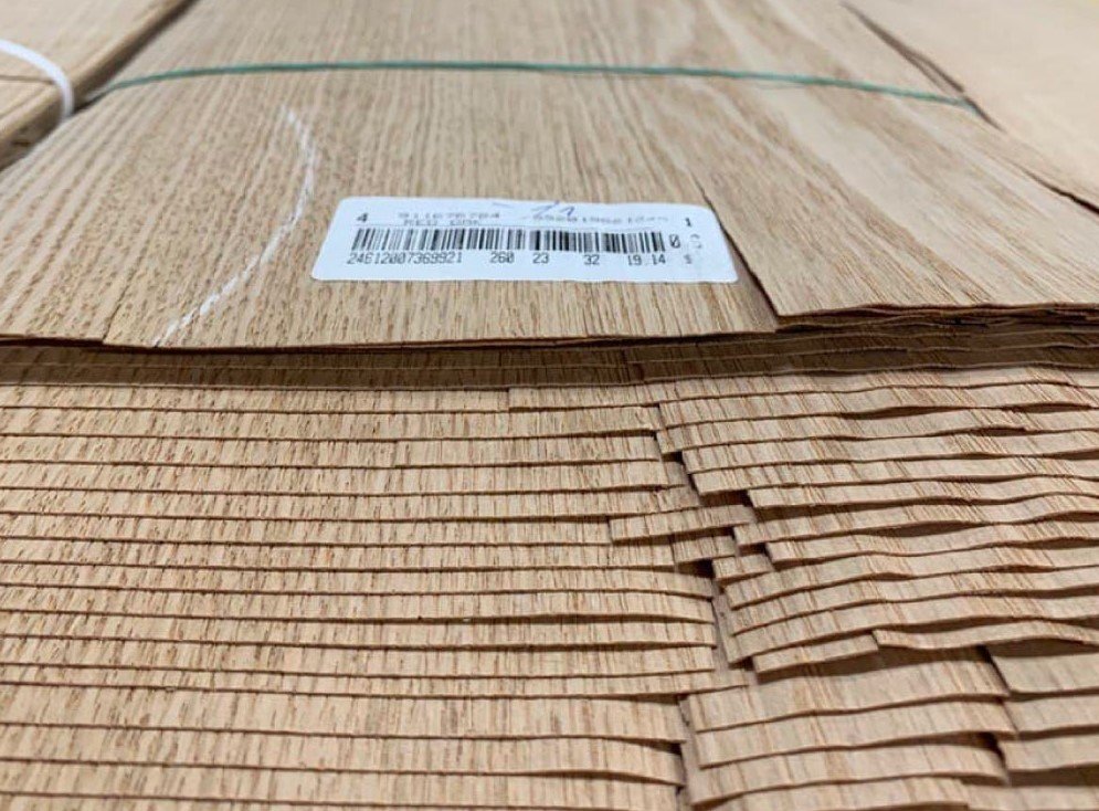 Что такое шпон. Шпон — тонкие листы природной древесины, срезанные с  массива дерева. Первый мебельный словарь